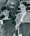 Muriel and Shirley Skinner